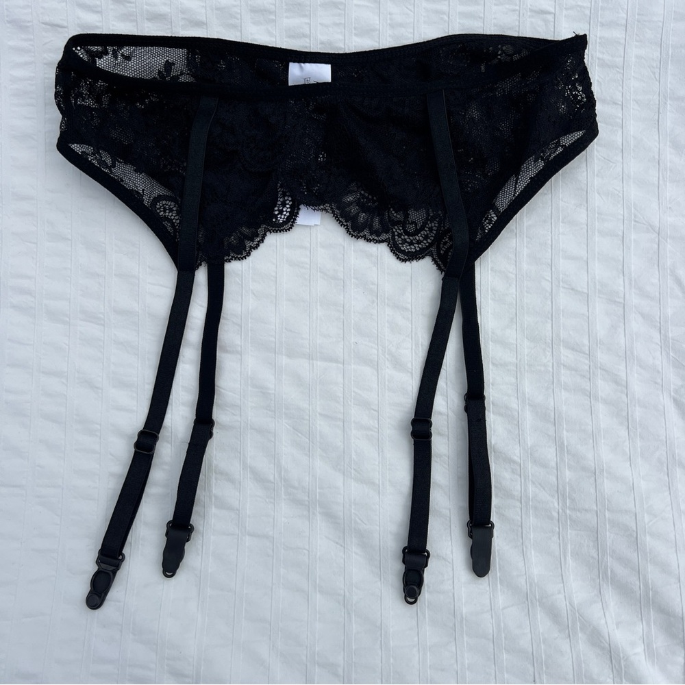 Nasty Gal Black Lace Garter Belt, L